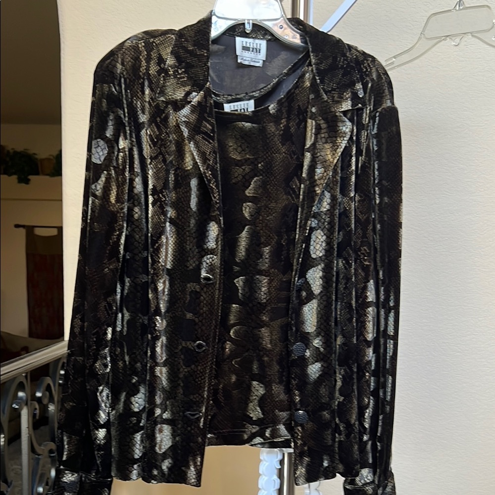 Elegant Velvet Black and Gold Women's Jacket and Tank Top set.  NWT